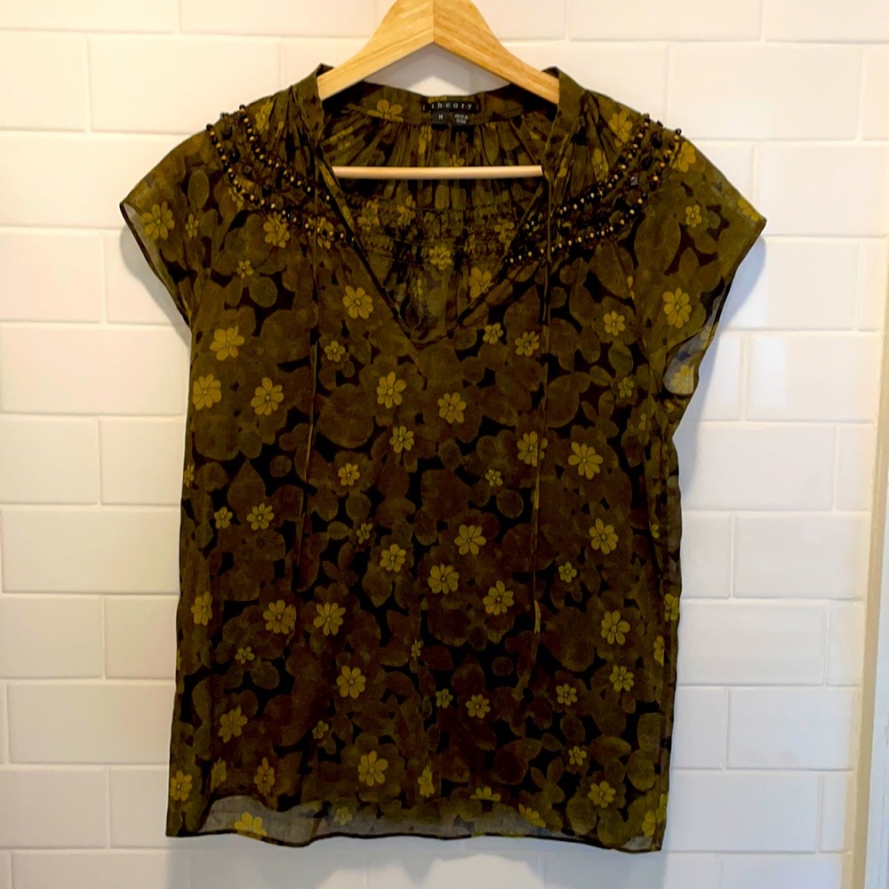 Theory sz M short sleeved blouse.